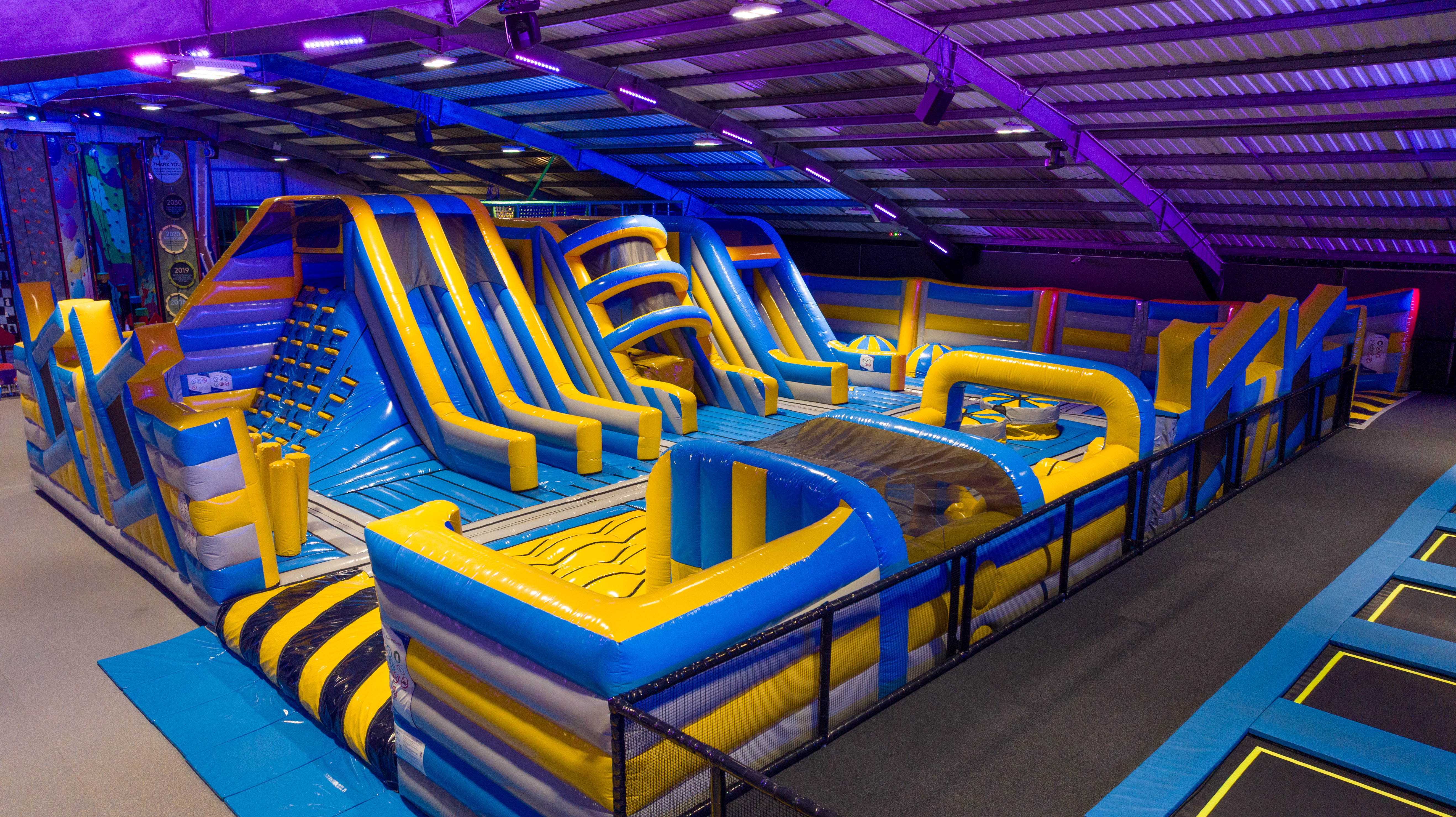 LES ORMES INFLATABLE ARENA STILLS 24