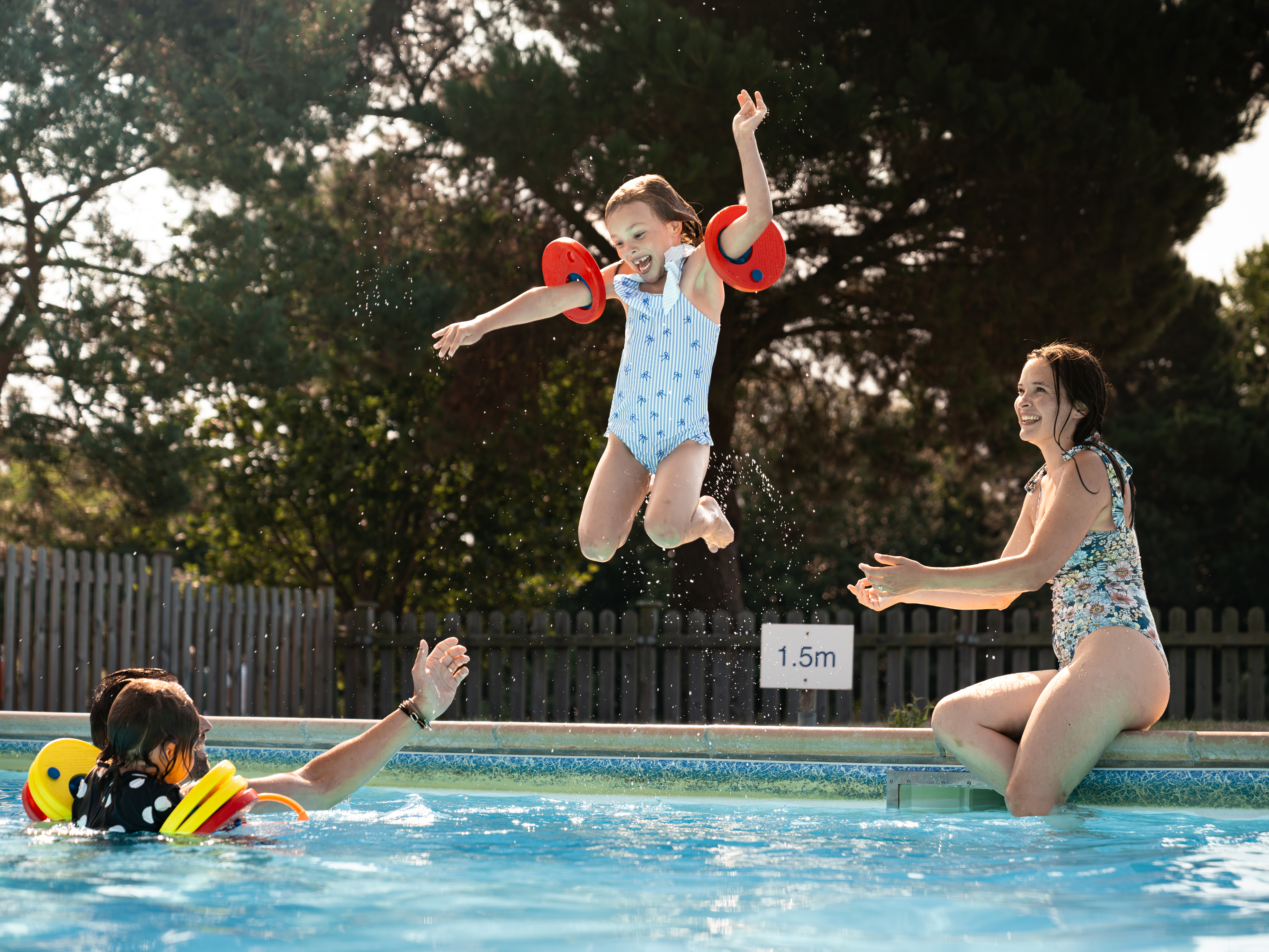 SSF LES ORMES FAMILY POOL 7